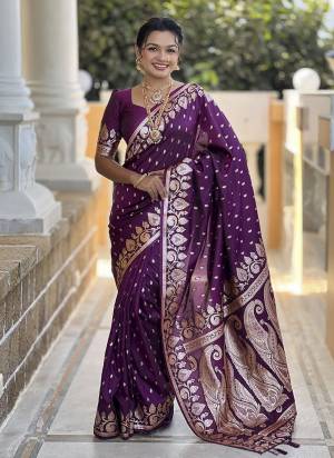 Attrective These Party Wear Saree in Fine Colored.These Saree And Blouse is Fabricated On Soft Banarasi Silk.Its Beautified With Weaving Jacquard Designer.