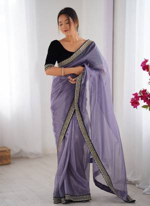 Garb These Party Wear Saree in Fine Colored.These Saree Are Twill Net And Blouse is Velvet Fabricated.Its Beautified With Designer Sequance,Codding Embroidery Work.