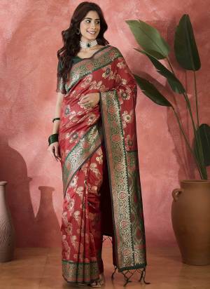 Attrective These Party Wear Saree in Fine Colored.These Saree And Blouse Is Silk Fabricated.Its Beautified With Wevon Jari Designer.