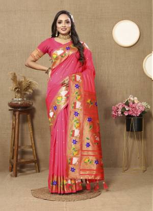 Garb These Party Wear Paithani Saree in Fine Colored.These Saree And Blouse is Fabricated On Paithani Silk.Its Beautified With Weaving Meenakari Paithani Designer.