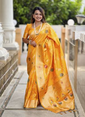 Attrective These Party Wear Saree in Fine Colored.These Saree And Blouse is Fabricated On Banarasi Silk.Its Beautified With Weaving Meenakari Designer.