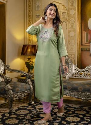 Attrective These Beautiful Looking Readymade Kurti.These Kurti Fabricated On Shimmer Silk.Its Beautified With Designer Embroidery Work.