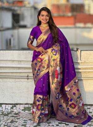 Garb These Party Wear Saree in Fine Colored.These Saree And Blouse is Fabricated On Paithani Silk.Its Beautified With Weaving Meenakari Polka Motifs Designer.