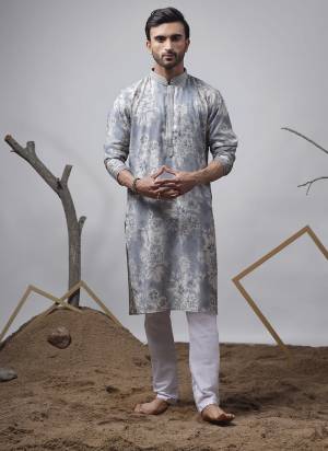 For A festive Wear,Grab These Readymade Kurta With Payjama in Fine Colored.These Kurta is Fabricated On Modal And Art Silk Bottom With Designer Printed.Buy Now.