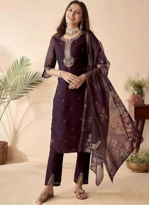 Attrective These Suit in Fine Colored Pair With Bottom And Dupatta.These Top And Bottom Are Fabricated On Chanderi Silk Pair With Tissue Dupatta.Its Beautified With Designer Embroidery Work,Printed Dupatta .