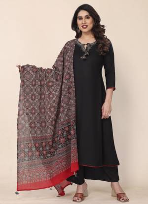 Attrective These Suit in Fine Colored Pair With Bottom And Dupatta.These Top And Bottom Are Fabricated On Viscose Pair With Chanderi Dupatta.Its Beautified With Designer Embroidery Work,Printed Dupatta .