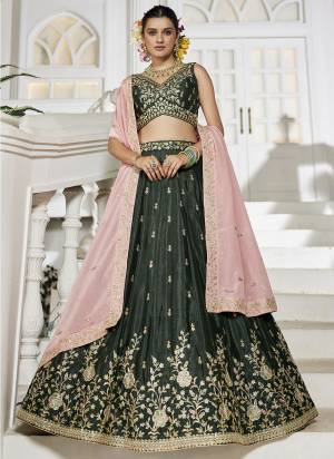  Looking This Party Wear Fine Color Fancy Heavy Designer Choli And Lahenga Fabriced On Chiffon And Dupatta Chiffon In Fabricated Beautified With Attrective Designer Heavy Sequance,Multy Thread Embroidery Work. Buy Now.