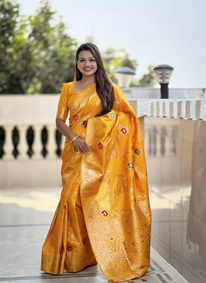 Attrective These Party Wear Saree in Fine Colored.These Saree And Blouse is Fabricated On Banarasi Silk.Its Beautified With Weaving Meenakari Designer.