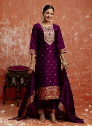 Attractive These Beautiful Party Wear Readymade Suits With Dupatta.These Suit is Fabricated On Top And Bottom Are Cotton Silk Blend And Jacquard Silk Dupatta .Its Beautified With Designer Embroidery Work.