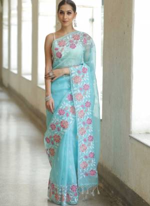 Attractive These Party Wear Saree in Fine Colored.These Saree Are Organza And Blouse is Fabricated On Satin Banglori.Its Beautified With Designer Multy Thread Embroidery Work.