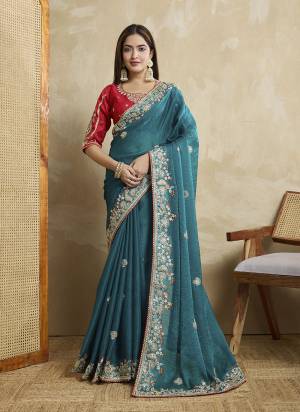 Garb These Party Wear Saree in Fine Colored.These Saree Are Frendy Chiffon And Blouse is Art Silk Fabricated.Its Beautified With Designer Embroidery Work.