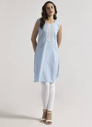 Attrective These Beautiful Looking Readymade Kurti.These Kurti Are Fabricated On Rayon.Its Beautified With Designer Embroidery Work.