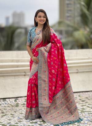 Attractive These Party Wear Saree in Fine Colored.These Saree And Blouse is Fabricated On Patola Silk.Its Beautified With Weaving Meenakari Polka Ikkat Designer.