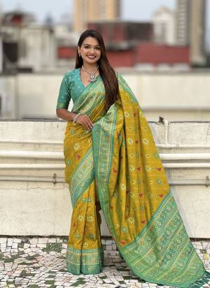 Attractive These Party Wear Saree in Fine Colored.These Saree And Blouse is Fabricated On Patola Silk.Its Beautified With Weaving Meenakari Polka Ikkat Designer.
