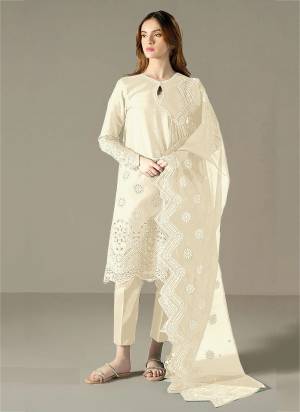 Garb These Designer Suit in Fine Colored Pair With Bottom And Dupatta.These Top Are Cotton And Dupatta Are Fabricated On Organza Pair With Cotton Bottom.Its Beautified With Santoon Inner.Its Beautified With Designer Embroidery Work.