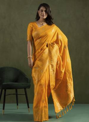 Looking These Party Wear Saree in Fine Colored Pair With Blouse.These Saree and Blouse Are Fabricated On Dolla Silk.Its Beautified With Wevon Jari Designer.