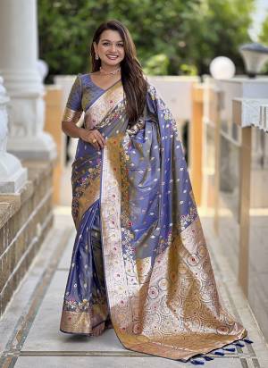 Attrective These Party Wear Saree in Fine Colored.These Saree And Blouse is Fabricated On Banarasi Silk.Its Beautified With Weaving Meenakari Designer.