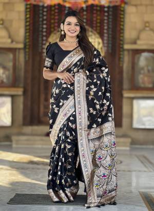 Attrective Looking These Party Wear Saree in Fine Colored.These Saree And Blouse is Fabricated On Soft Banarasi Silk.Its Beautified With Weaving Jacquard Designer.