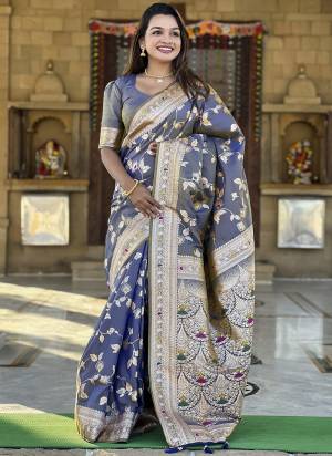 Attrective Looking These Party Wear Saree in Fine Colored.These Saree And Blouse is Fabricated On Soft Banarasi Silk.Its Beautified With Weaving Jacquard Designer.