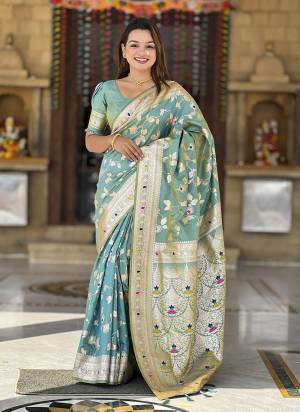 Attrective Looking These Party Wear Saree in Fine Colored.These Saree And Blouse is Fabricated On Soft Banarasi Silk.Its Beautified With Weaving Jacquard Designer.