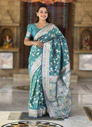 Attrective Looking These Party Wear Saree in Fine Colored.These Saree And Blouse is Fabricated On Soft Banarasi Silk.Its Beautified With Weaving Jacquard Designer.