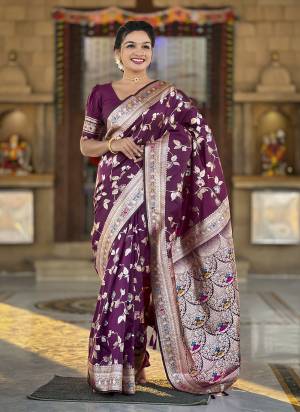 Attrective Looking These Party Wear Saree in Fine Colored.These Saree And Blouse is Fabricated On Soft Banarasi Silk.Its Beautified With Weaving Jacquard Designer.