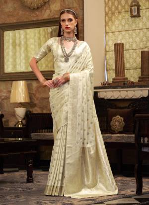 Looking These Party Wear Saree in Fine Colored.These Saree Are Satin Silk And Blouse is Fabricated On Satin Silk.Its Beautified With Weaving Jari Designer.
