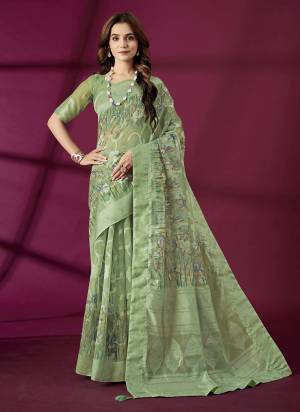 Attrective Look These Party Wear Saree in Fine Colored.These Saree And Blouse is Fabricated On Rich Silk.Its Beautified With Wevon Jacquard Designer,Printed.
