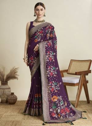 Garb This Party Wear Saree Paired With Blouse.This Saree And Blouse Are Cotton Fabric With Wevon With  Designer Table Printed. Buy This Pretty Saree Now.