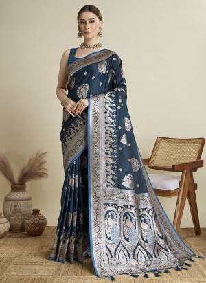 Looking This Party Wear Two Tone Saree Paired With Blouse.This Saree And Blouse Are Satin Silk Fabric With Wevon Jari Designer. Buy This Pretty Saree Now.