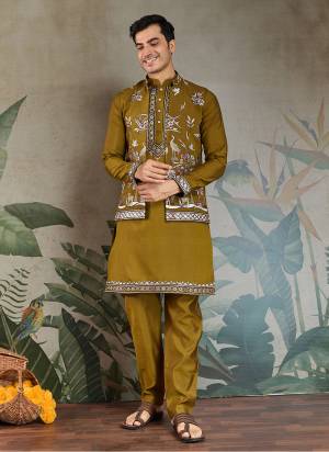 Attrective These Party Wear Readymade Kurta Payjama With Jacket Pair in Fine Colored.These Kurta Payjama And Jacket Are Viscose Silk Fabricated on Pair.Its Beautified With Designer Multy Thread,Sequance Embroidery Work.