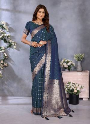 Looking These Festive Wear Saree in Fine Colored.These Saree And Blouse is Fabricated On Banarasi Silk.Its Beautified With Weaving Jacquard Jari Goli Designer.