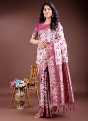 Looking These Party Wear Saree in Fine Colored.These Saree And Blouse is Fabricated On Linen Cotton.Its Beautified With Weavon Jacquatd Designer.