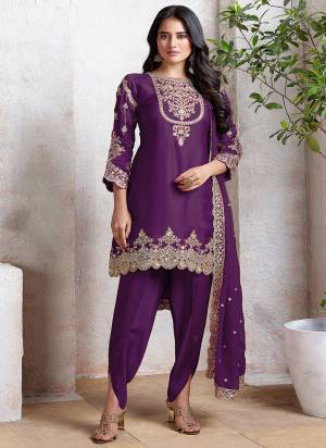 Looking These Designer Patiyala Suit in Fine Colored Pair With Bottom And Dupatta.These Top Are Faux Georgette And Dupatta Are Fabricated On Faux Georgette Pair With Santoon Bottom.Its Beautified With Santoon Inner.Its Beautified With Designer Embroidery Work.