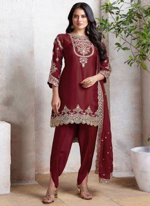Looking These Designer Patiyala Suit in Fine Colored Pair With Bottom And Dupatta.These Top Are Faux Georgette And Dupatta Are Fabricated On Faux Georgette Pair With Santoon Bottom.Its Beautified With Santoon Inner.Its Beautified With Designer Embroidery Work.