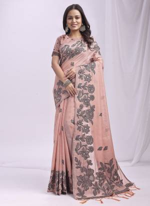 Looking These Fastive Wear Saree in Fine Colored.These Saree And Blouse is Fabricated On Linen Cotton.Its Beautified With Weavon Thread Designer.