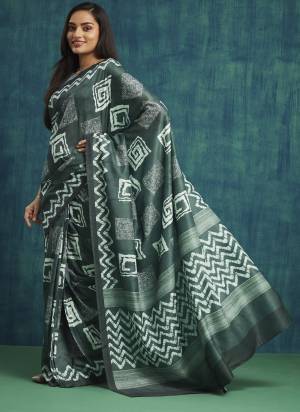 Attractive These Party Wear Ready To Wear Saree in Fine Colored.These Saree Are Muslin And Blouse is Muslin Fabricated.Its Beautified With Designer Digital Printed.