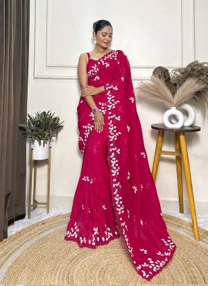 Looking These Party Wear Saree in Fine Colored.These Saree Are Crunchy And Blouse is Crunchy Fabricated.Its Beautified With Designer Thread Embroidery Border.