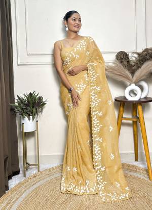 Looking These Party Wear Saree in Fine Colored.These Saree Are Crunchy And Blouse is Crunchy Fabricated.Its Beautified With Designer Thread Embroidery Border.