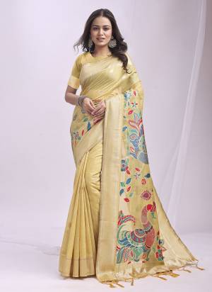 Garb These Fastive Wear Saree in Fine Colored.These Saree And Blouse is Fabricated On Linen Cotton.Its Beautified With Weavon Jacquard Designer.