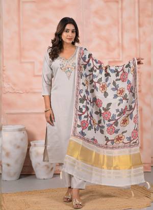 Attractive These Designer Suit in Fine Colored Pair With Bottom And Dupatta.These Top Are Viscose And Bottom Are Fabricated On Viscose Pair With Lagdi Satin Dupatta.Its Beautified With Designer Embroidery Work.