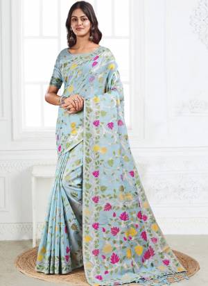 Garb These Fastive And Party Wear Saree in Fine Colored.These Saree And Blouse is Fabricated On Linen Cotton.Its Beautified With Weavon Jacquard Thread Designer.