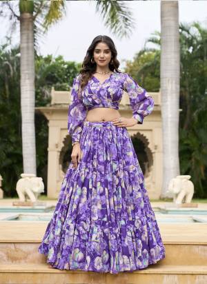 For A Fancy Designer Look,Grab These Lehenga And Choli in Fine Colored.These Lehenga And Choli Are Faux Georgette Are Fabricated Pair.Its Beautified With Designer Mill Printed.