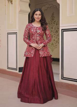 Looking These Beautiful Looking Party Wear Free Size Stitched Lahenga Choli.These Lahenga Are Simmer Vichitra  And Blouse is Fabricated On Jacquard Silk.Its Beautified With Wevon Jacquard Designer Work.