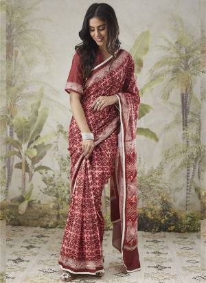 Garb These Party Wear Ready To Wear Saree in Fine Colored.These Saree Are Muslin And Blouse is Muslin Fabricated.Its Beautified With Designer Printed With Lace Border.