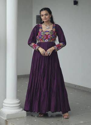 Garb These Beautiful Looking Navratri Readymade Long Gown.These Gown is Fabricated On Rayon.Its Beautified With Designer Katchi Gamti Embroidery Work.