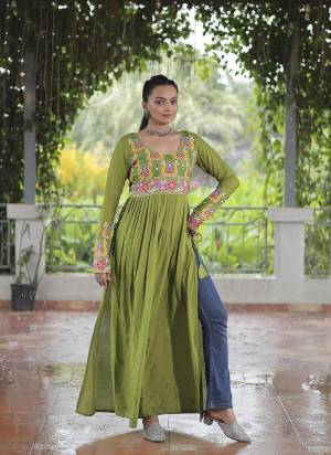 Looking These Beautiful Looking Readymade Long Kurti.These Kurti is Fabricated On Rayon.Its Beautified With Designer Kutchi Gamthi Work.