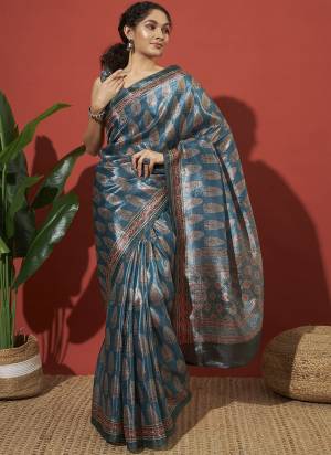 Attrective These Party Wear Saree in Fine Colored.These Saree And Blouse is Fabricated On Tissue.Its Beautified With Designer Printed.
