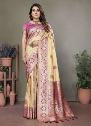 Garb These Festive Wear Saree in Fine Colored.These Saree And Blouse is Fabricated On Viscose Silk.Its Beautified With Woven Rich Pallu,Butti Designer.
