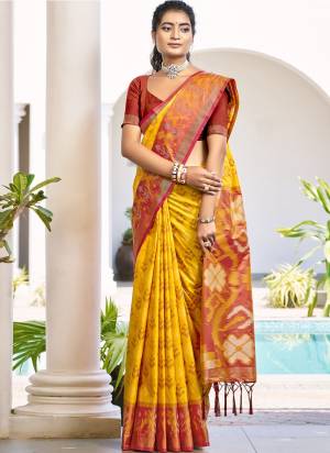 Looking These Fastive And Party Wear Saree in Fine Colored.These Saree And Blouse is Fabricated On Pochampalli Silk.Its Beautified With Woven Designer.